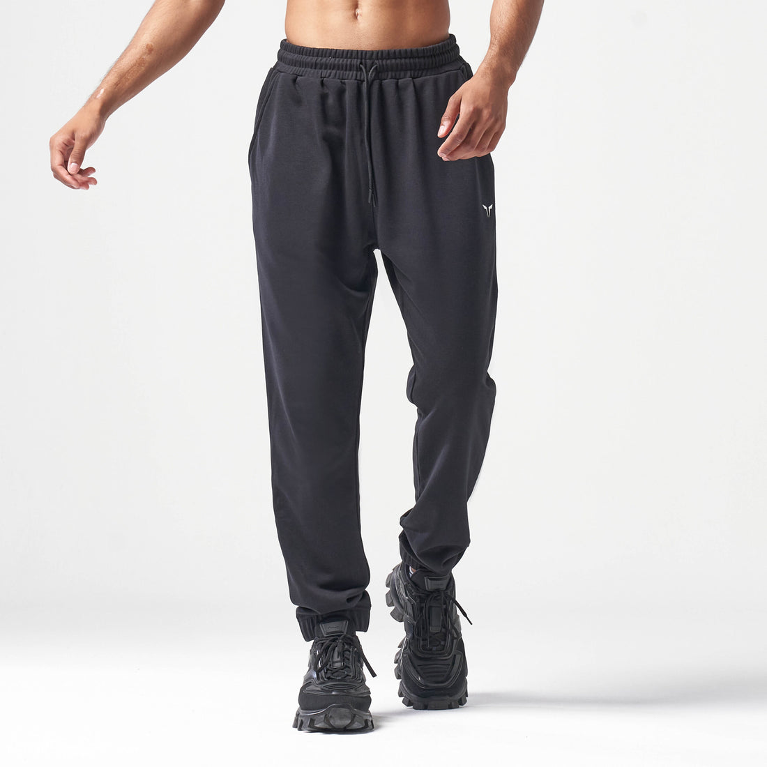 ESSENTIAL JOGGER PANT - BLACK